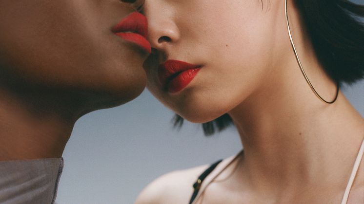 HR_LELO_BEAUTY_SHADE_04_COME_ON_OVER