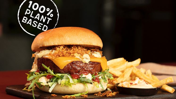 Bytter ut salgsfavoritten: Nordic Choice tar en råsjanse for miljøet – tror nordmenn er klare for å bytte til kjøttfri burger