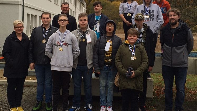 Das Schwimmteam der Hermann-Schuchard-Schule (die Namen von links nach rechts finden Sie am Ende der Pressemitteilung). 