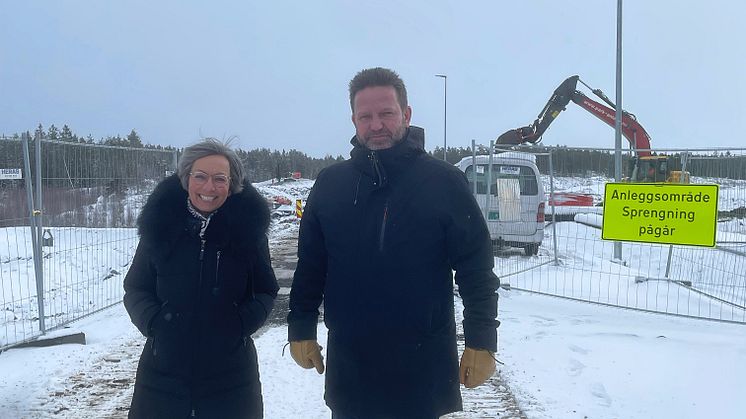 Ordfører i Moss Hanne Tollerud og Hans-Øyvind Ryen, konserndirektør i Posten, møttes i Moss Næringspark hvor Posten skal bygge en av sine største og mest moderne terminaler