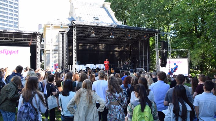 Claim your Studentslipp bracelet between 11-14 pm on August 19 at St. Olavsgate 32. (Photo: Lise Paulsrud Mjørlund / UiO)
