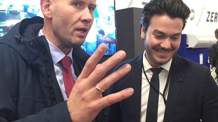 Olje- og energiminister Tord Lien ble imponert over det han så hos LOS Energy på ZEROexpo