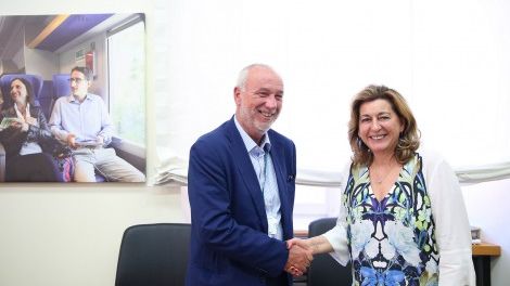 Hitachi Rail Italy firma con Trenitalia Accordo Quadro per i nuovi treni regionali doppio piano