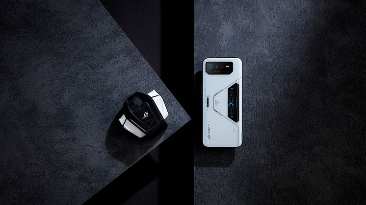 ROG Phone 6 Pro and AeroActive Cooler 6