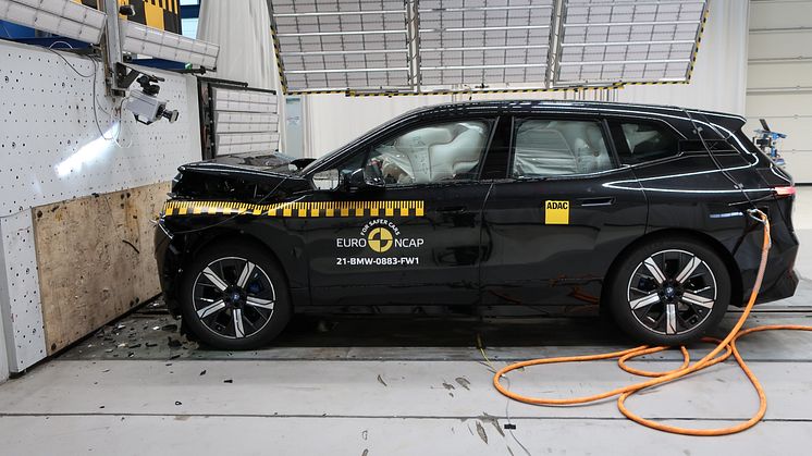 BMW iX sai täydet viisi tähteä Euro NCAP -törmäystestissä 