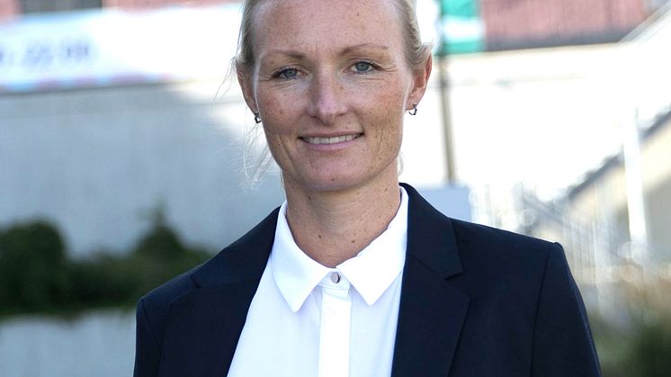 Cecilie_red_crop