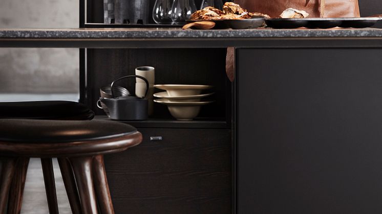 Drømmekjøkkenet S45 Bistro ask brunbeiset/ svart 