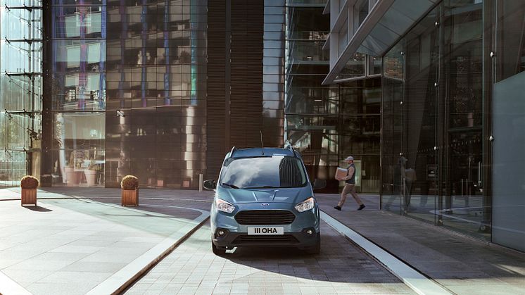 2017 Ford Transit Courier (3)