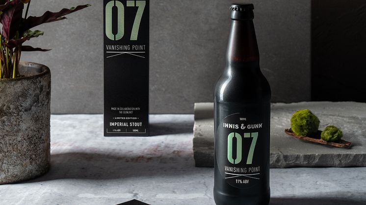 I_G_HR_VP07_2023_STUDIO_BOTTLE_BOX_HORIZONTAL