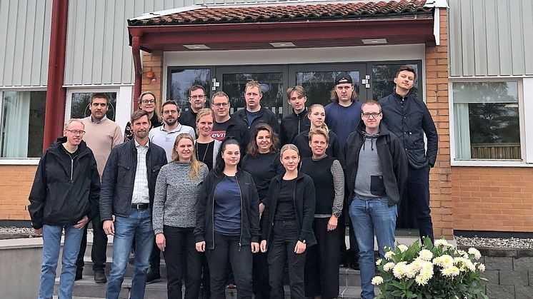 I våras gick vi ut och sökte ett femtontal nya medarbetare och nu är platserna tillsatta. Vi har även ökat på med flera tjänster.
