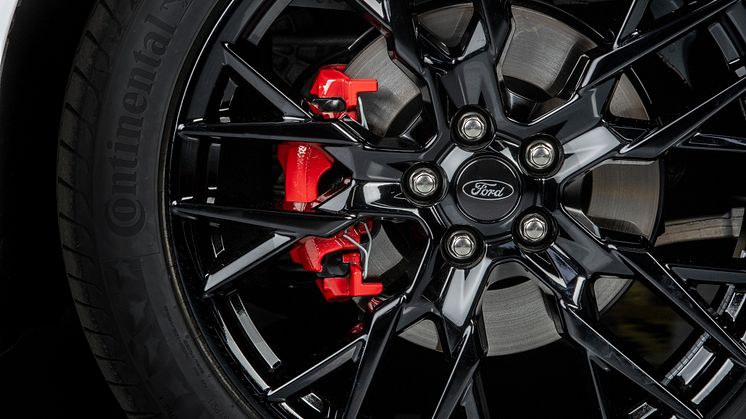 Kuga Black Package_6