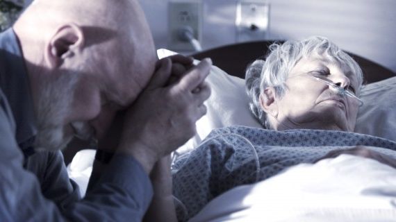 "Hva med gamle som føler seg til bry for andre?"