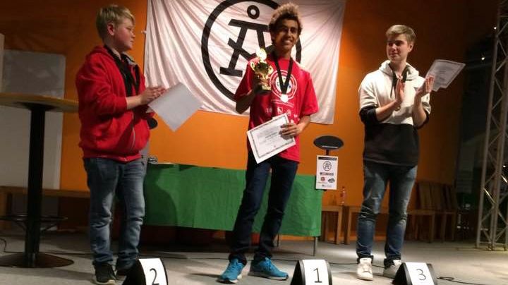 Topp tre i huvudgrenen Rubiks kub (3x3x3). 1:a Daniel Wallin 8,99 s, 2:a Hampus Hellqvist 9,96 s, 3:a Joel Ulin 10,23 s.
