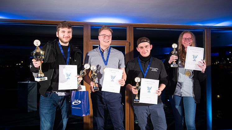 Das glückliche Gewinnerteam des 13. Teamcups der Systemgastronomie (v.l.n.r.: Eric Richter, David Wolf, Felix Scheurich, Marina-Jasmin Rath)