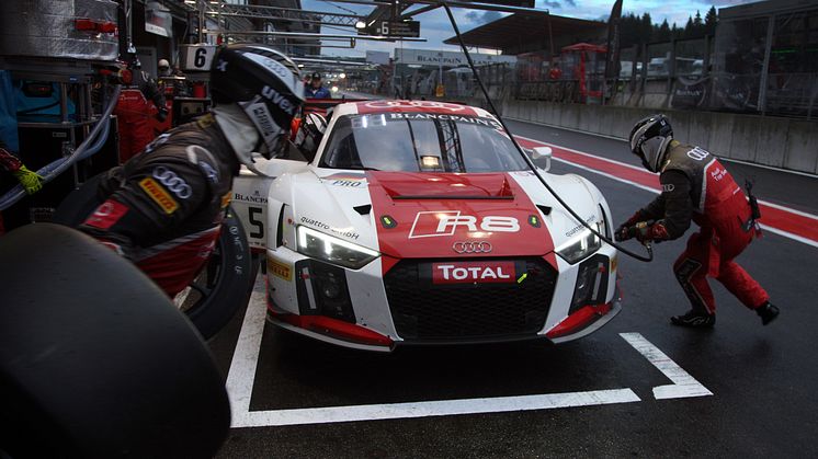 24h Spa 2015 - Audi R8 LMS #5 (Audi Sport Team Phoenix), Christian Mamerow, Christopher Mies, Nicki Thiim i pit