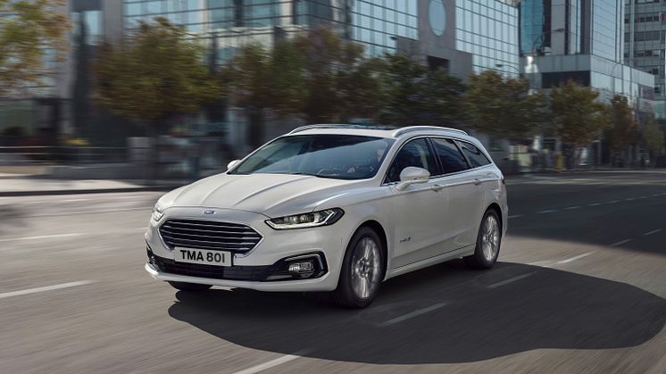 Nye Ford Mondeo Hybrid stasjonsvogn er klar for Norge