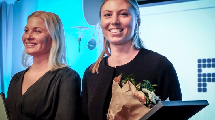 Karolina Koch (t v) och Karin Lindeberg vid prisutdelningsceremonin i går