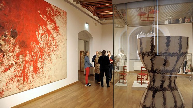 Ausstellungsansicht "Kriege und Feste" auf Schloss Hartenfels