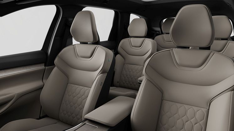 317306_Volvo_EX90_-_version_6_places.jpg