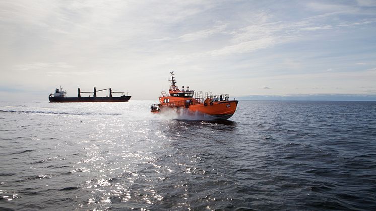 Ein Lotsenboot der schwedischen Schifffahrtsverwaltung, angetrieben von zwei Scania 16-Liter-Marinemotoren, V8.