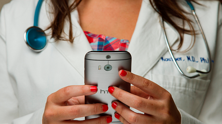Danskernes sundhedsvaner er gået online. Nu skal lægerne følge med 