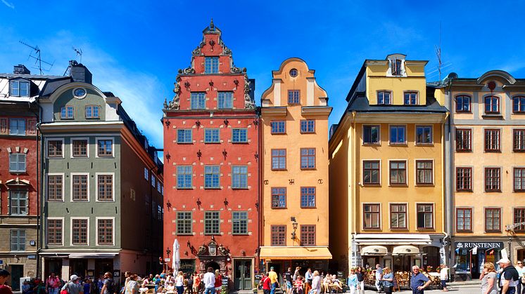 DEST_SWEDEN_STOCKHOLM_STORTORGET_COLORFUL_BUILDINGS_GettyImages-620945277_Universal_Within usage period_90919