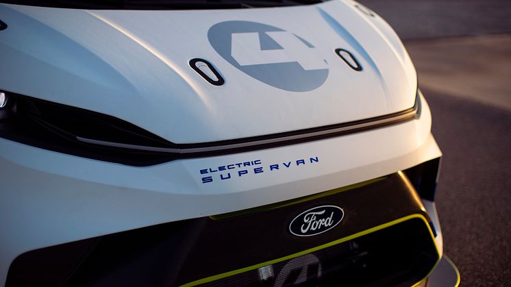 Ford Pro Electric SuperVan 2022 (41)