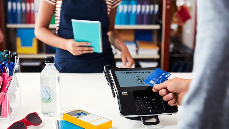 500 milionów dodatkowych bezdotykowych płatności kartami Visa po podniesieniu limitu dla transakcji zbliżeniowych w Europie