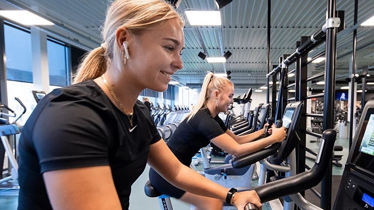 Fitnesskæde vil gøre op med ensomhed: Mindre muskelfabrik, mere fællesskab