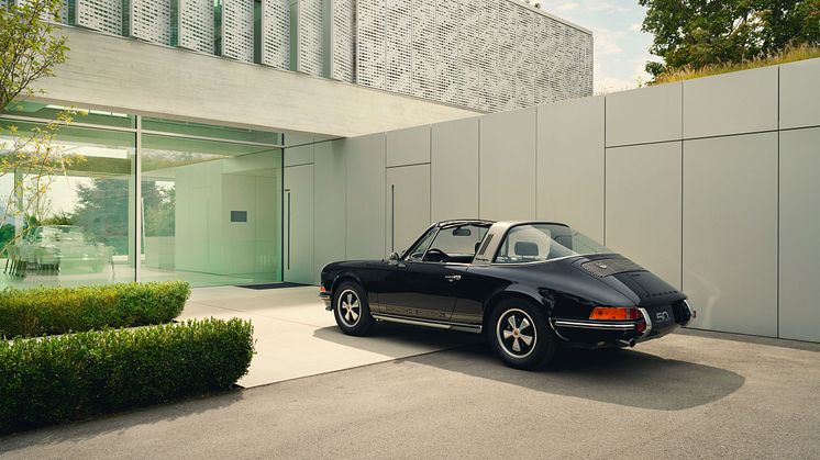 03_50Y_Porsche_Design.jpg