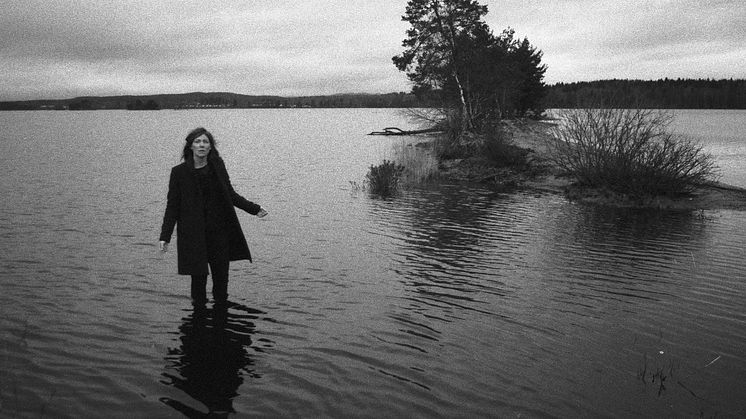 Hanna Enlöf släpper musikvideon Three Degree World inför klimatmötet i Glasgow