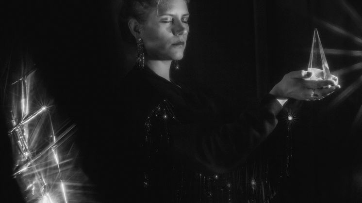 Kristine Marie Aasvang har sin performance «Glaumr» lørdag 16. september kl. 13.00, et verk som består av samtidsmusikk, fremført live av musikere under Høstutstillingen. Foto: Julia Marie Naglestad.