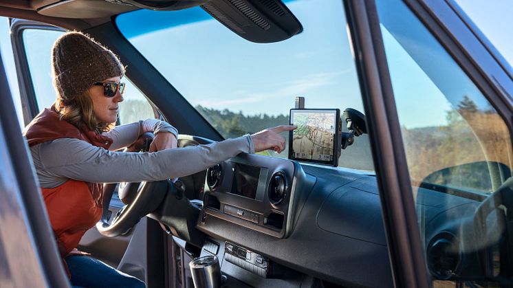 Garmin_Tread Overland Edition_Lifestyle