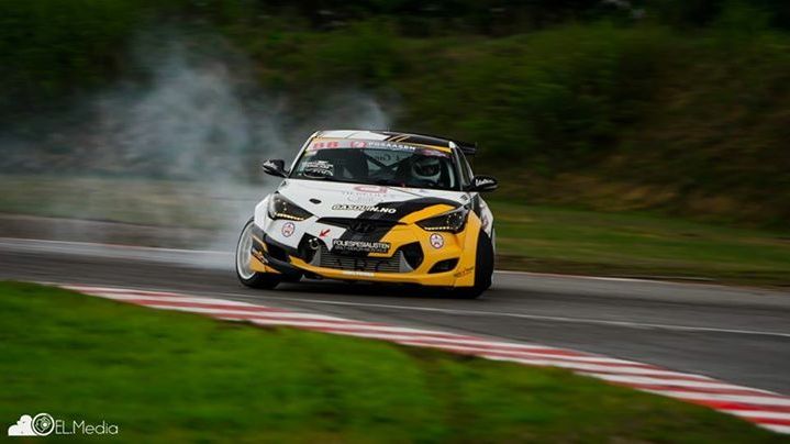 Veloster drifting