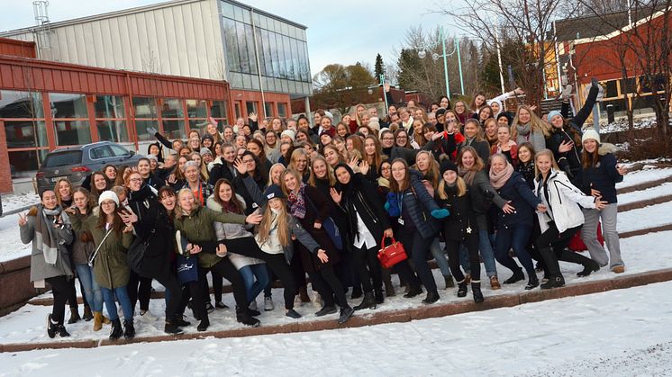 Vill locka tjejer till tekniska utbildningar