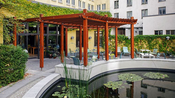 Vienna House Easy Leipzig - Garten im Innenhof