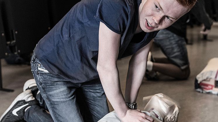 Endre Elias trener på HLR