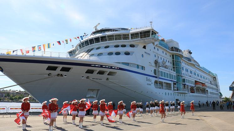 Birka Cruises vid kaj i Härnösand