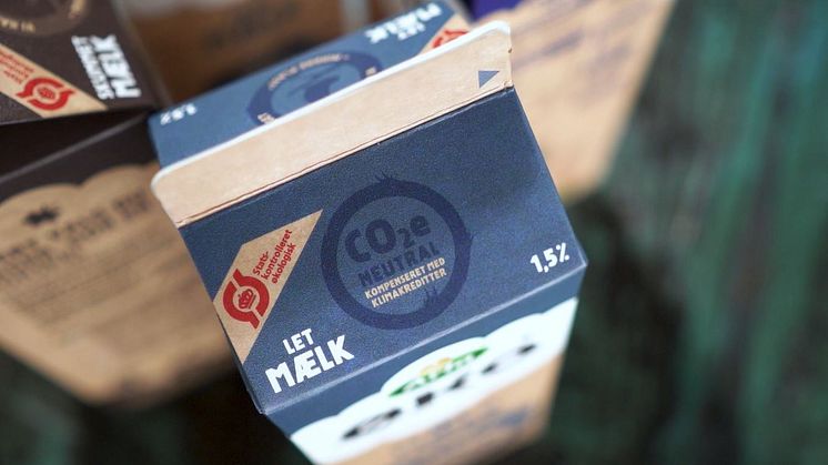 Arla klimakompenserer 90 millioner liter økomælk