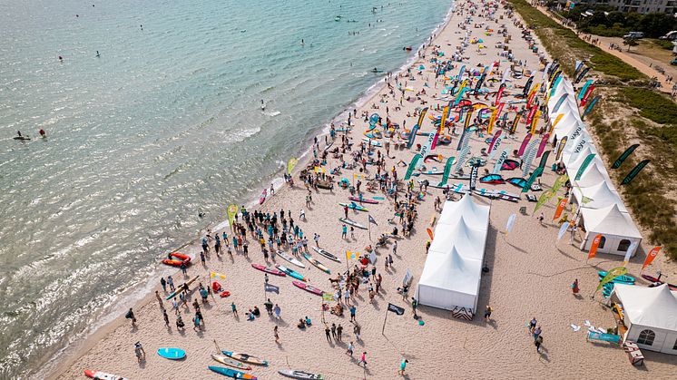 Das SUP- und Wingfoil-Festival findet in diesem Jahr im Juli am Südstrand auf Fehmarn statt © bigsexypictures