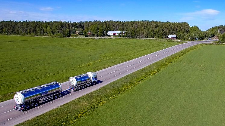 Wibax tankbil på väg 