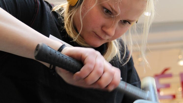 Anna, SM-guldmedaljör i plåtslageri
