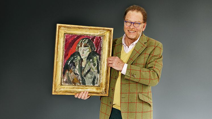 Claes Moser med Tora Vega Holmströms porträtt av Maria Blanchard