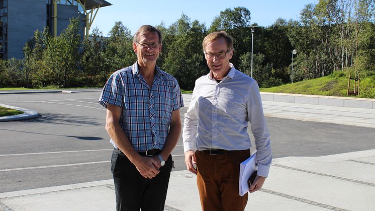 Professor Terje Larsen og forskningsdirektør i Calanus AS, Kurt Tande