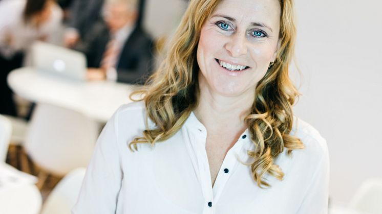- Vi vet att Sverige behöver locka fler till lärarutbildningar. Kanske kan lärarassistenttjänster skapa intresse för skolans värld och att fler därmed få upp ögonen för hur givande läraryrket kan vara, säger Madleen Thyrén.