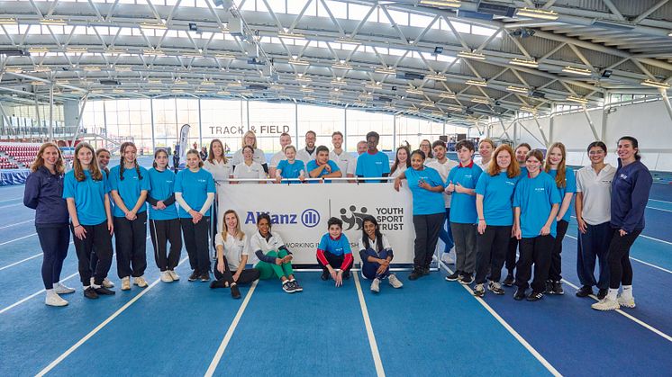 Young leaders and Allianz volunteers