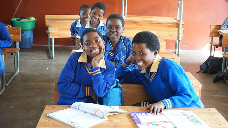 Engagerade elever på Inqolayolwazi Primary School.