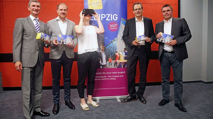 Pressegespräch zur Virtual Reality von li.: Andreas Hachmeister (Leipzig Hotel Alliance), Michael Drotleff (RB Leipzig), Maja Machniek (LTM GmbH), Volker Bremer (LTM GmbH) und André Kaldenhoff (CCL)