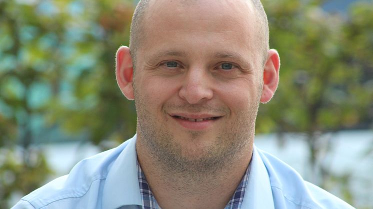 Lars Munk-Bierre er født og opvokset i Roskilde, uddannet datamatiker fra Roskilde i 2002, bachelor i IT og økonomi fra Handelshøjskolecentret i 2004 og har siden april 2015 været IT-manager i Azets.
