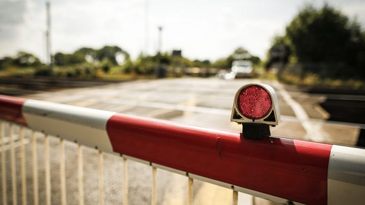 Network Rail will complete level crossing improvements in Horsham and track replacement at Faygate this August Bank Holiday weekend